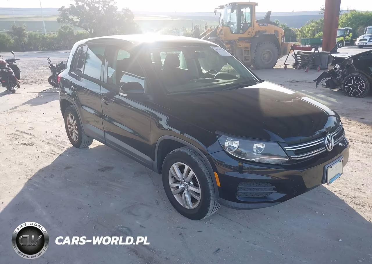 2013 Volkswagen Tiguan S W-Sunroof