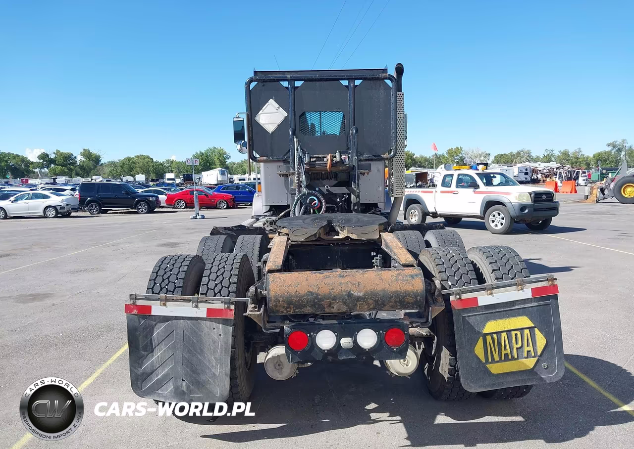 2013 Kenworth Construction T800 VIN:1NKDLP9X1DJ353587 - 16