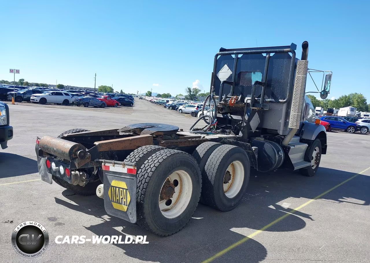2013 Kenworth Construction T800 VIN:1NKDLP9X1DJ353587 - 4
