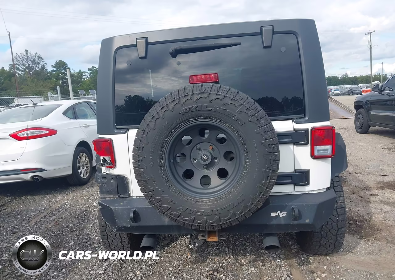 2013 Jeep Wrangler Unlimited Sport VIN:1C4BJWDG8DL690763 - 16