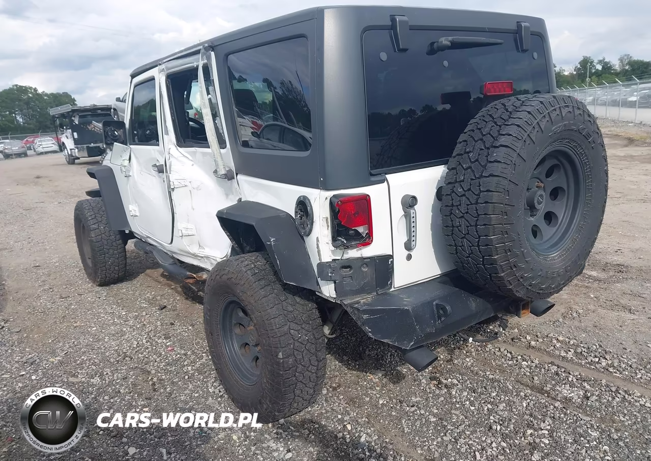 2013 Jeep Wrangler Unlimited Sport VIN:1C4BJWDG8DL690763 - 3