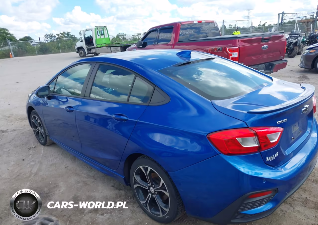 2019 Chevrolet Cruze Lt VIN:1G1BE5SM3K7101723 - 3