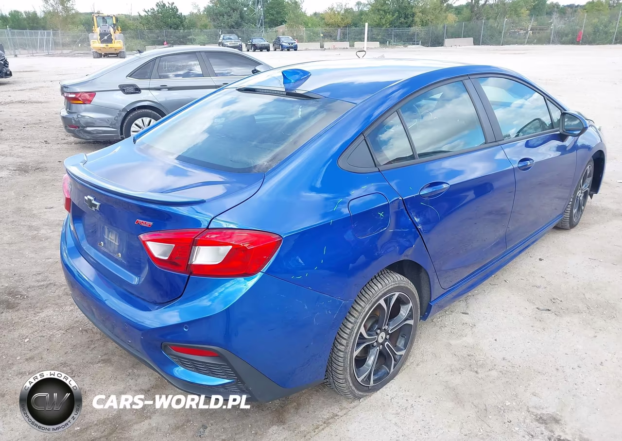 2019 Chevrolet Cruze Lt VIN:1G1BE5SM3K7101723 - 4