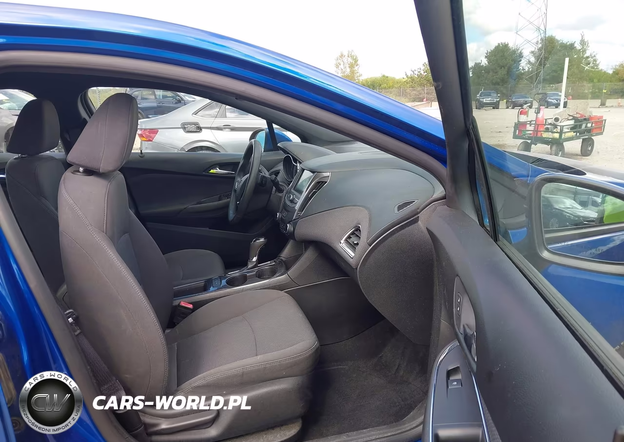 2019 Chevrolet Cruze Lt VIN:1G1BE5SM3K7101723 - 5