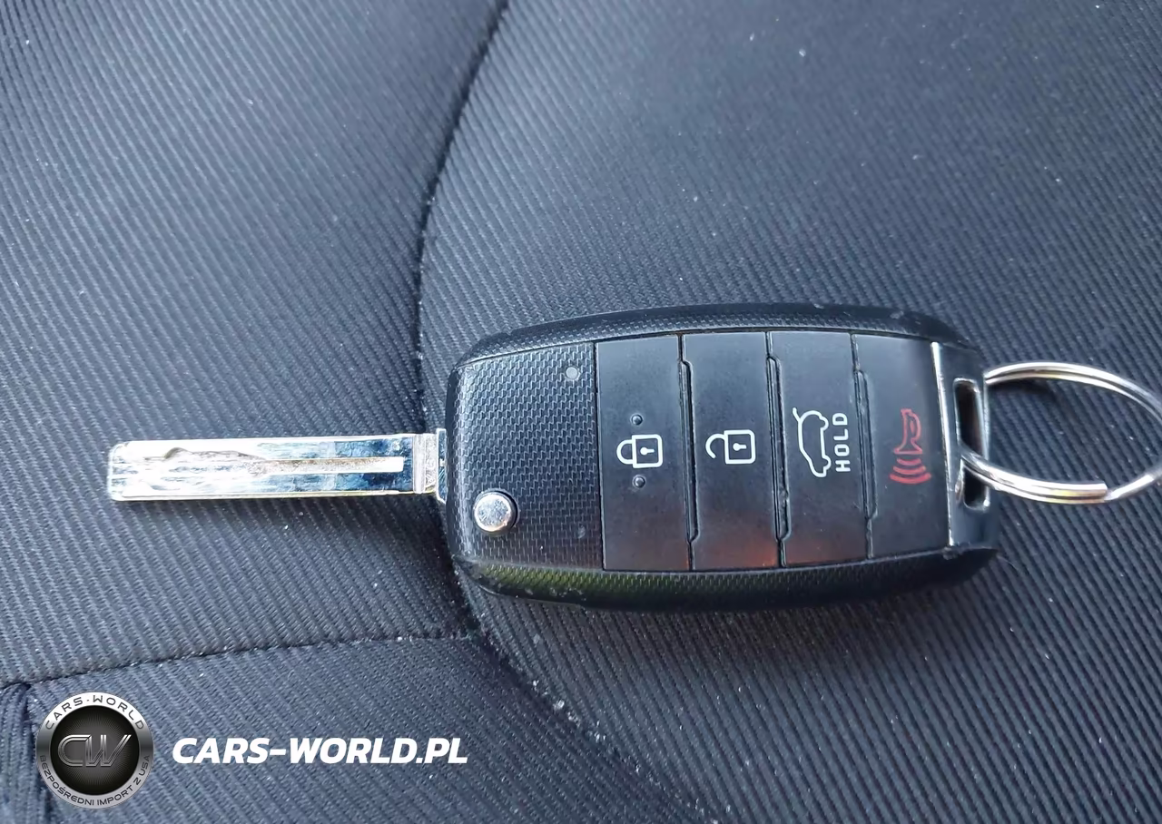 2016 Kia Soul + VIN:KNDJP3A52G7329117 - 11