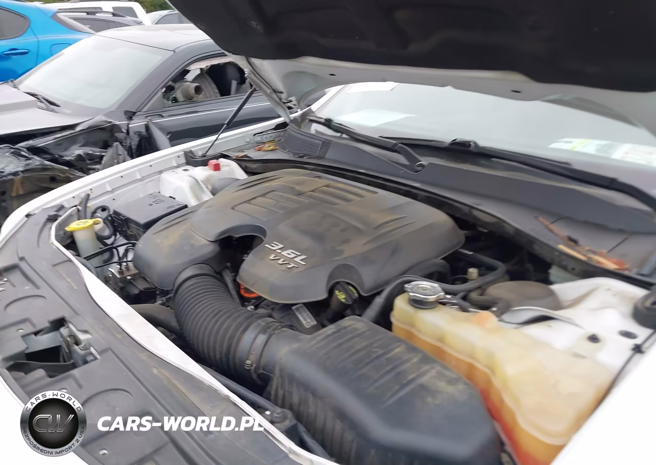 2014 Chrysler 300 VIN:2C3CCAAG2EH202979 - 10