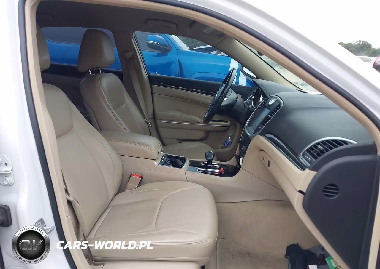 2014 Chrysler 300 VIN:2C3CCAAG2EH202979 - 5
