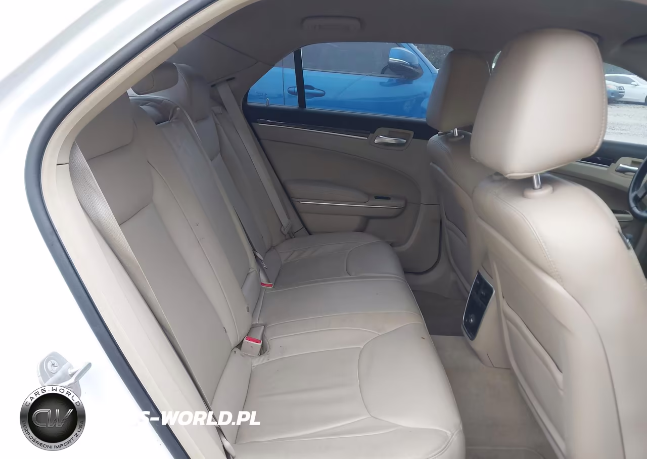 2014 Chrysler 300 VIN:2C3CCAAG2EH202979 - 8