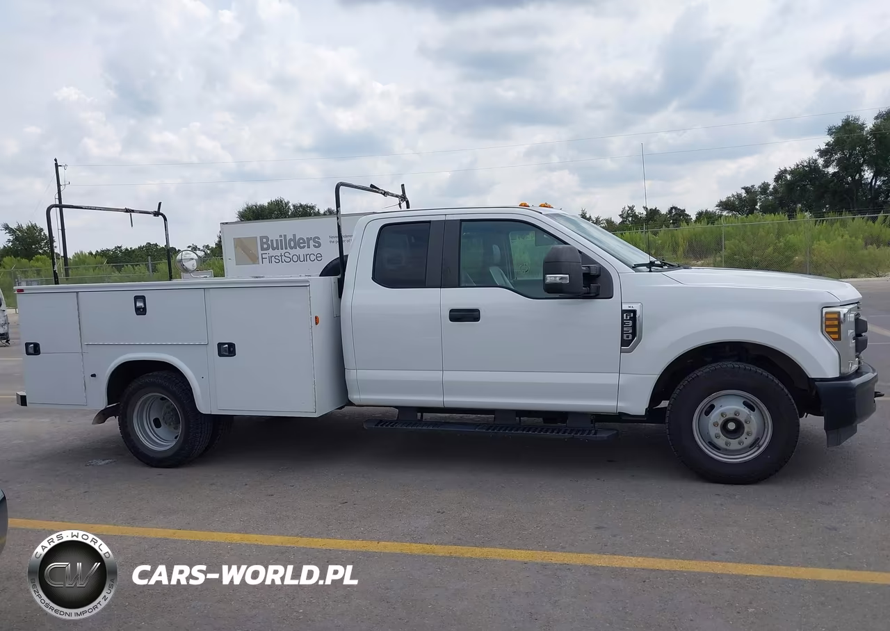 2019 Ford F-350 Chasis Xl VIN:1FD8X3G66KEC15927 - 13