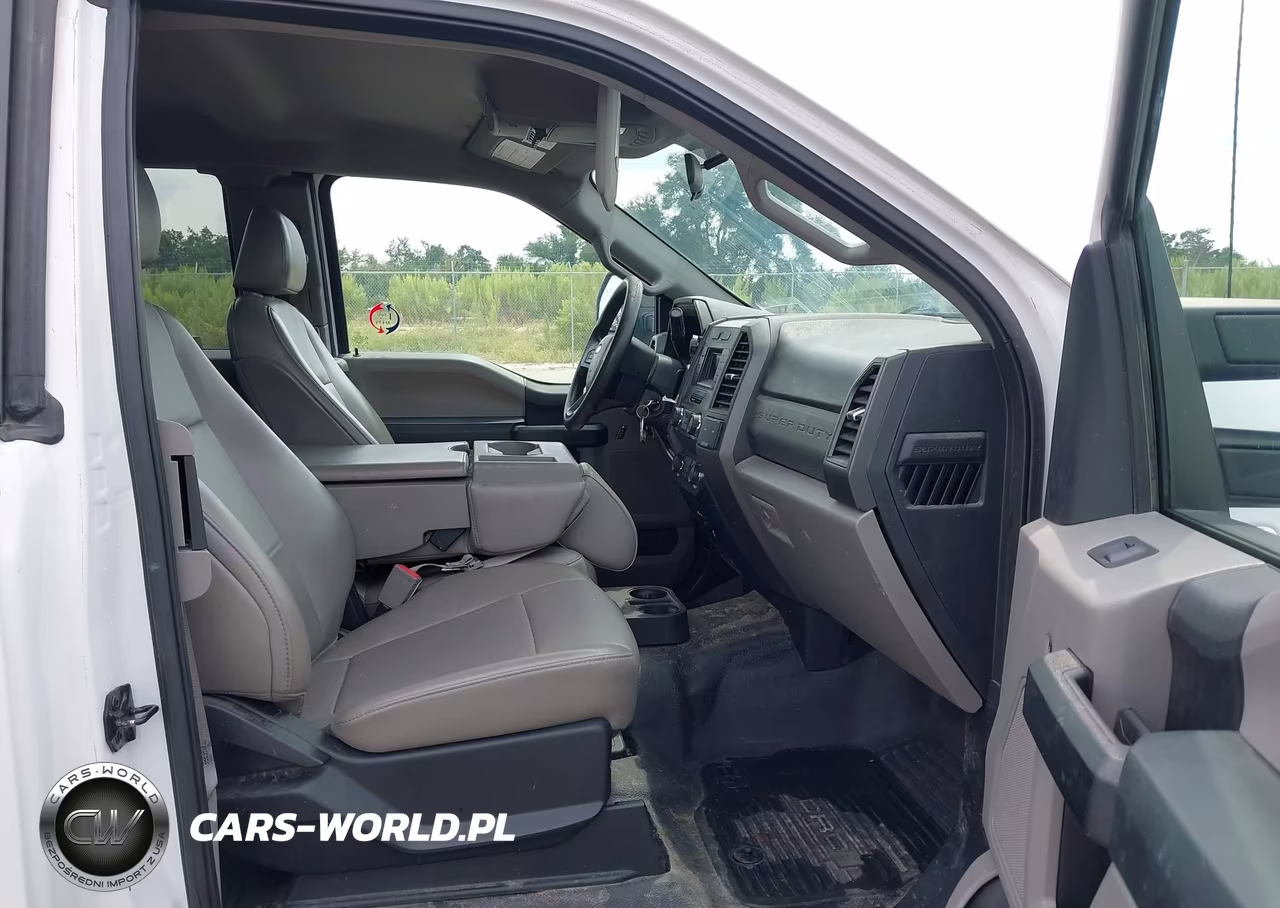 2019 Ford F-350 Chasis Xl VIN:1FD8X3G66KEC15927 - 5
