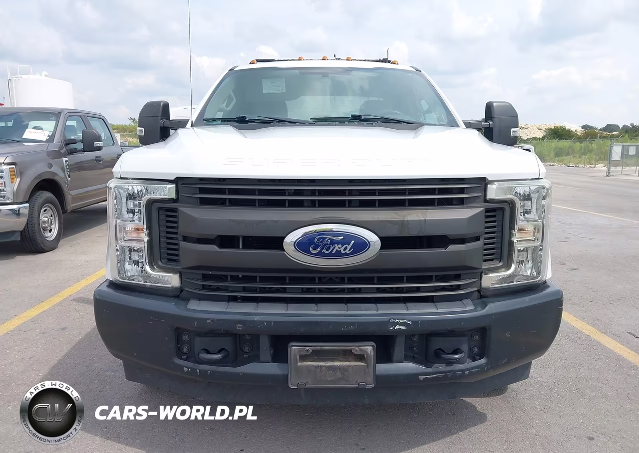 2019 Ford F-350 Chasis Xl VIN:1FD8X3G66KEC15927 - 6