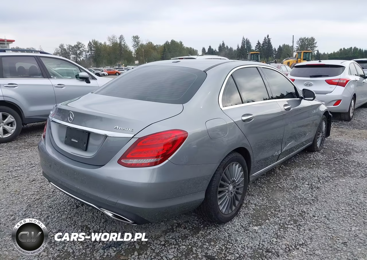 2015 Mercedes-Benz C 300 4Matic VIN:55SWF4KB2FU020029 - 4