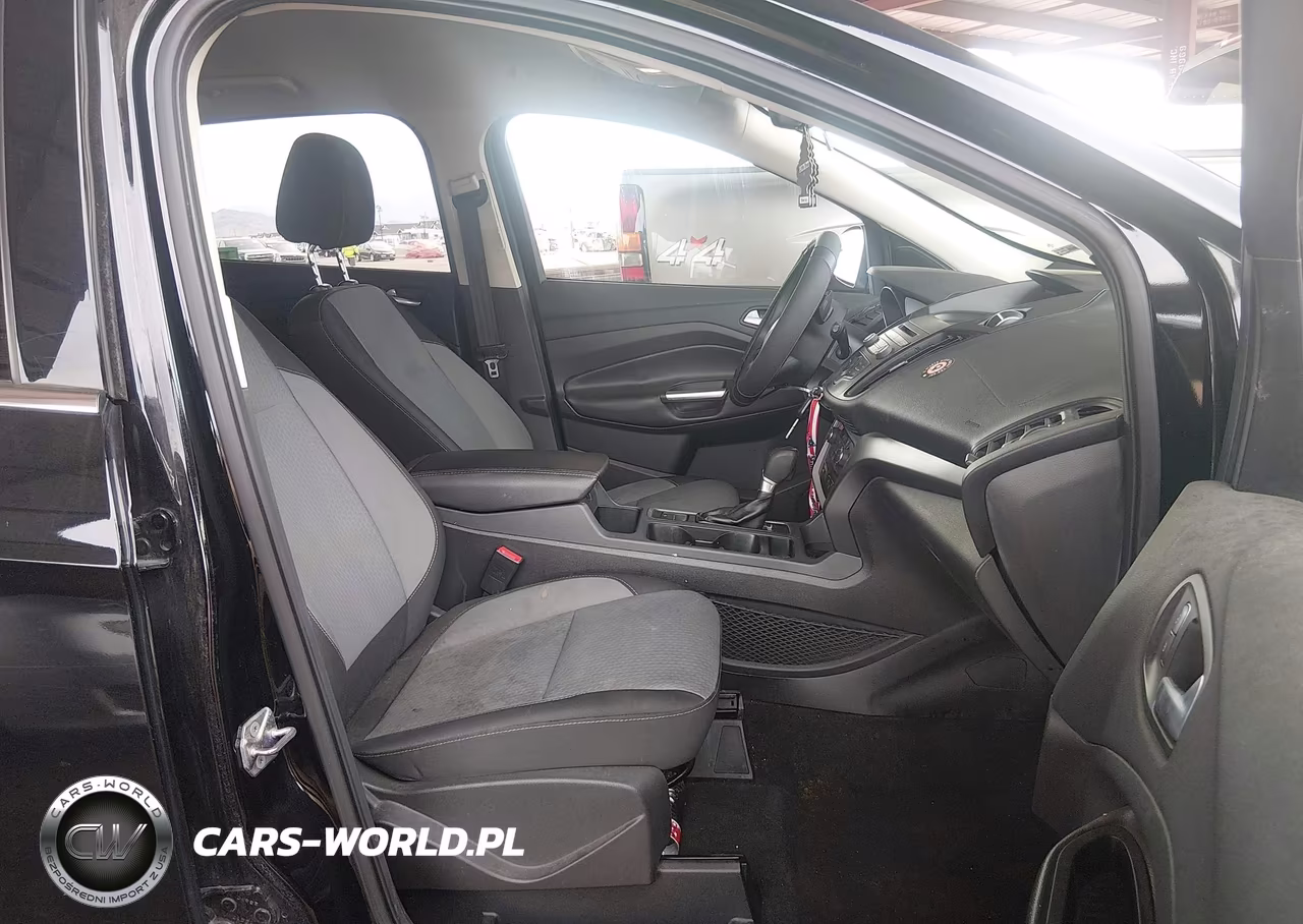 2017 Ford Escape Se VIN:1FMCU9GD9HUE41625 - 5
