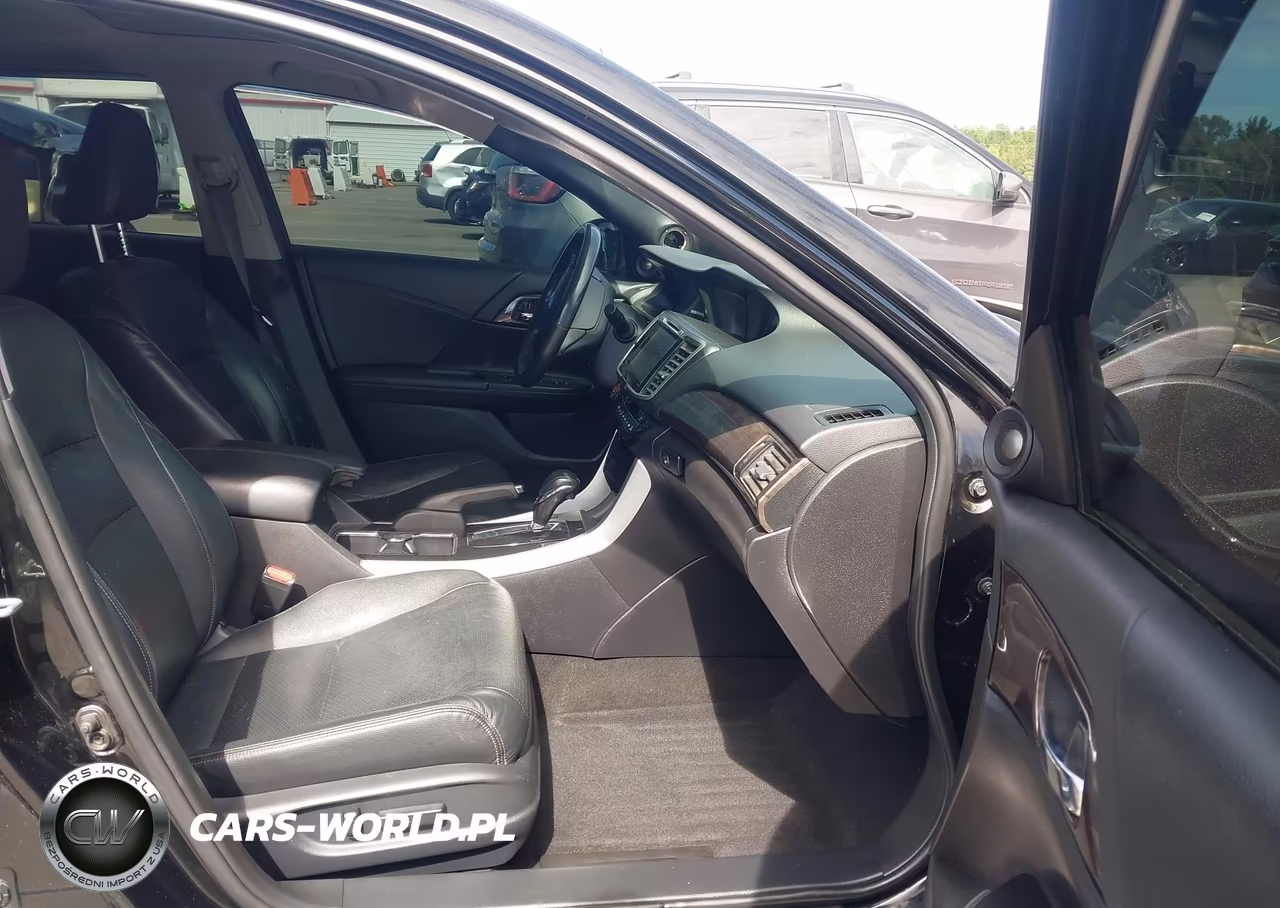 2017 Honda Accord Touring V6 VIN:1HGCR3F94HA039532 - 5