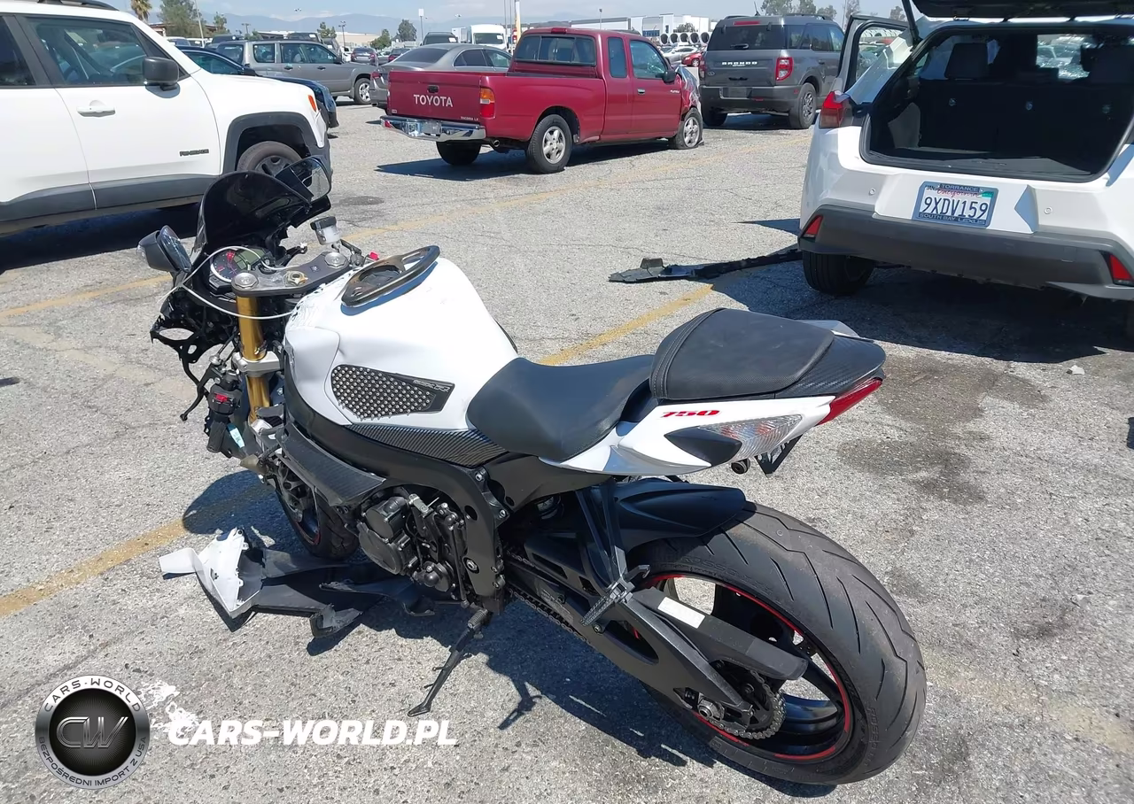 2019 Suzuki Gsx-R750 VIN:JS1GR7MA9K7100683 - 3