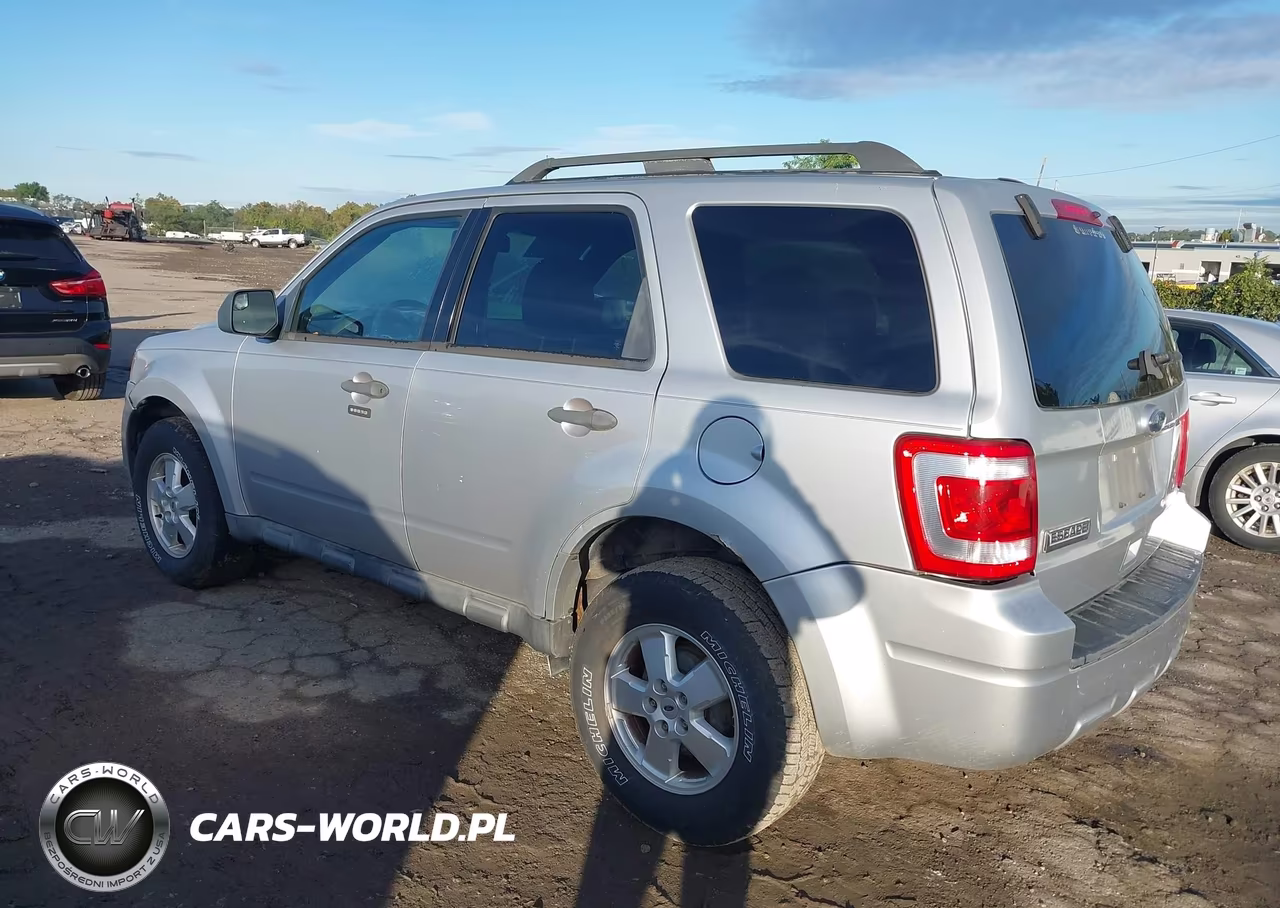 2010 Ford Escape Xlt VIN:1FMCU9D71AKC93812 - 3