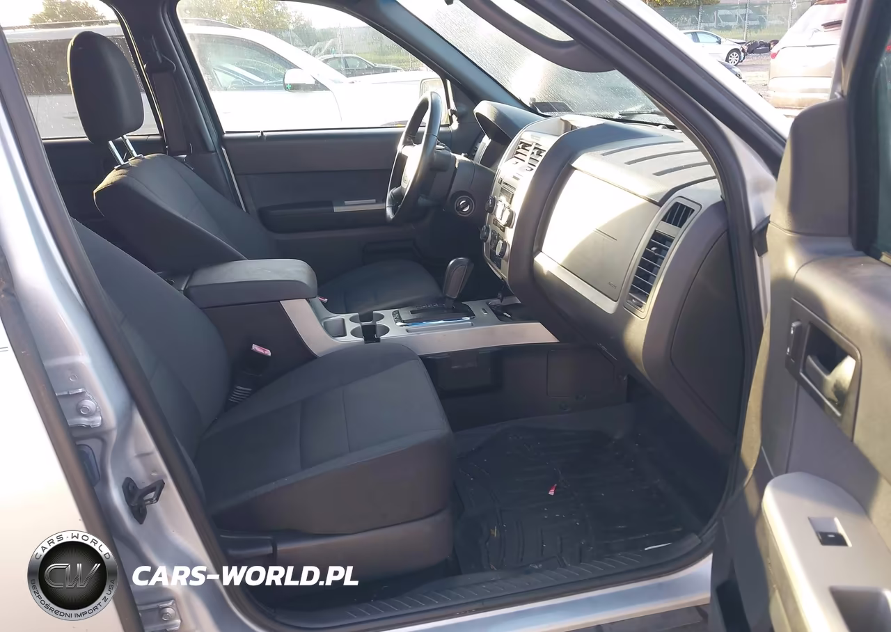2010 Ford Escape Xlt VIN:1FMCU9D71AKC93812 - 5