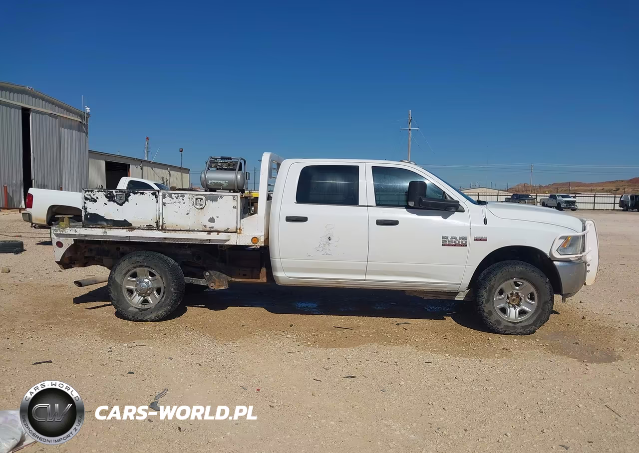 2018 Ram 2500 Tradesman 4X4 8' Box VIN:3C6UR5HJ2JG307515 - 13