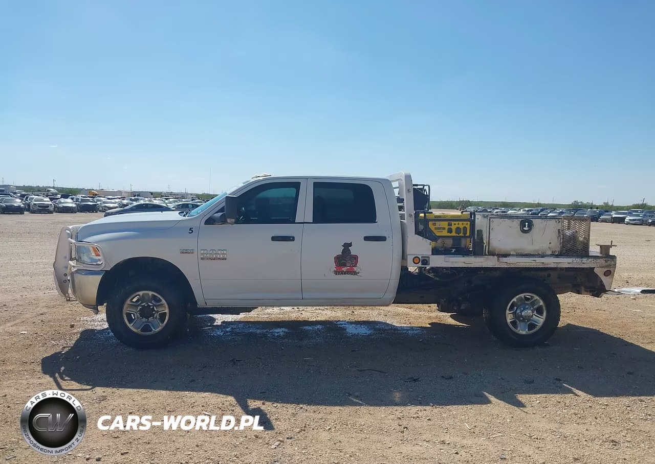 2018 Ram 2500 Tradesman 4X4 8' Box VIN:3C6UR5HJ2JG307515 - 14