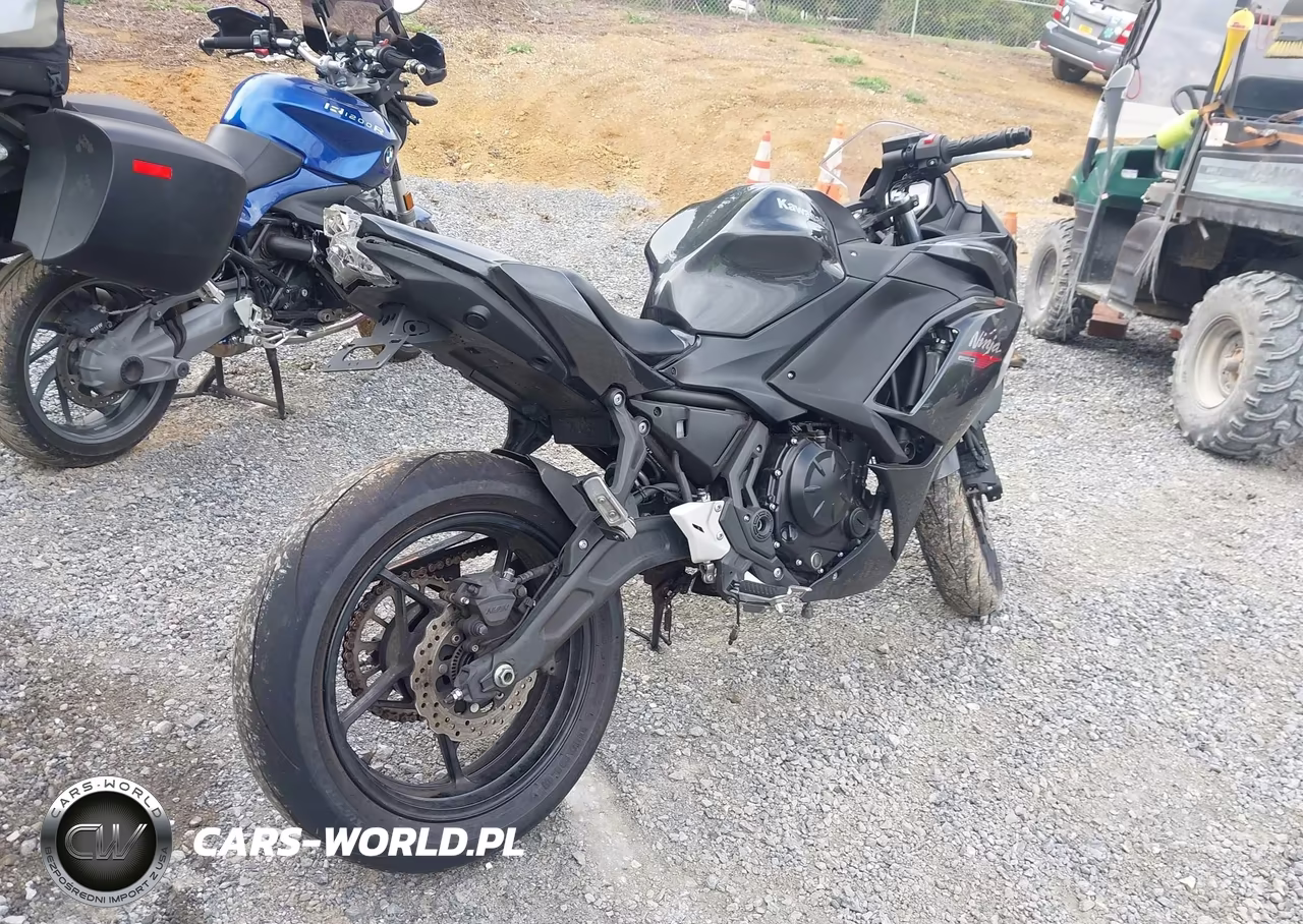 2026 Kawasaki Ex650 R VIN:ML5EXER12TDAG8140 - 4