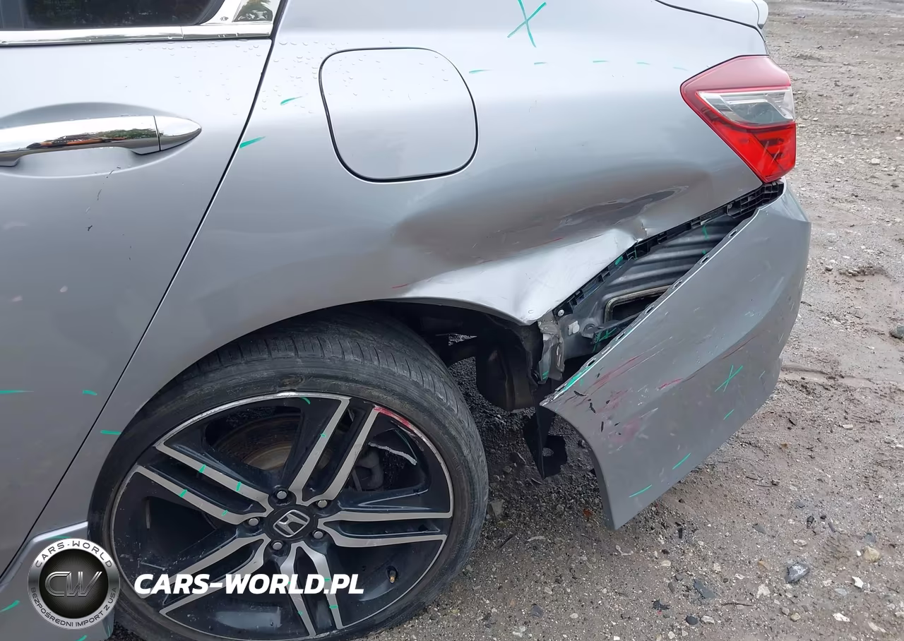 2017 Honda Accord Sport VIN:1HGCR2F53HA010367 - 17