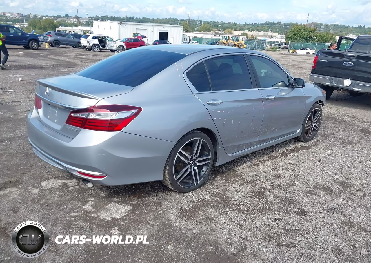 2017 Honda Accord Sport VIN:1HGCR2F53HA010367 - 4