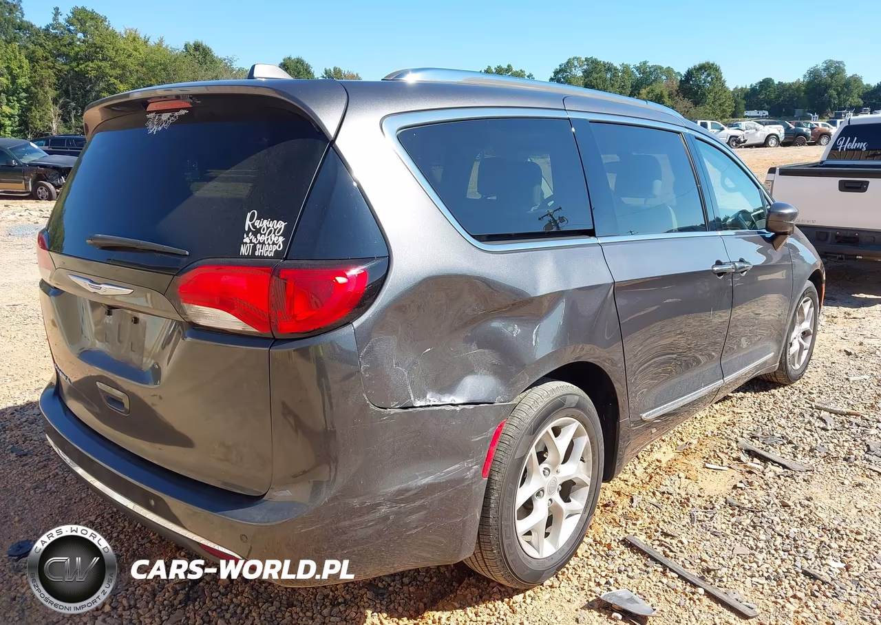 2018 Chrysler Pacifica Touring L VIN:2C4RC1BG9JR270897 - 4