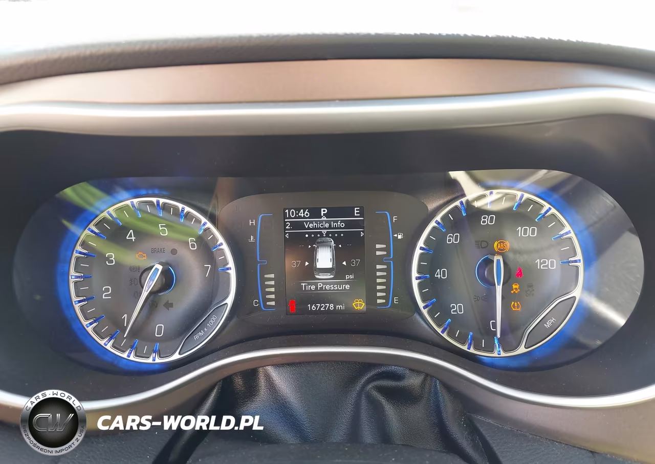 2018 Chrysler Pacifica Touring L VIN:2C4RC1BG9JR270897 - 7
