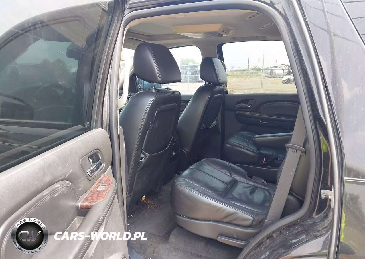2007 GMC Yukon Denali VIN:1GKFK63817J164343 - 8