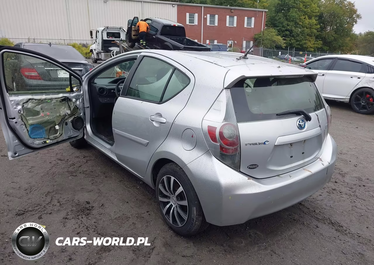 2012 Toyota Prius C One VIN:JTDKDTB34C1516835 - 3