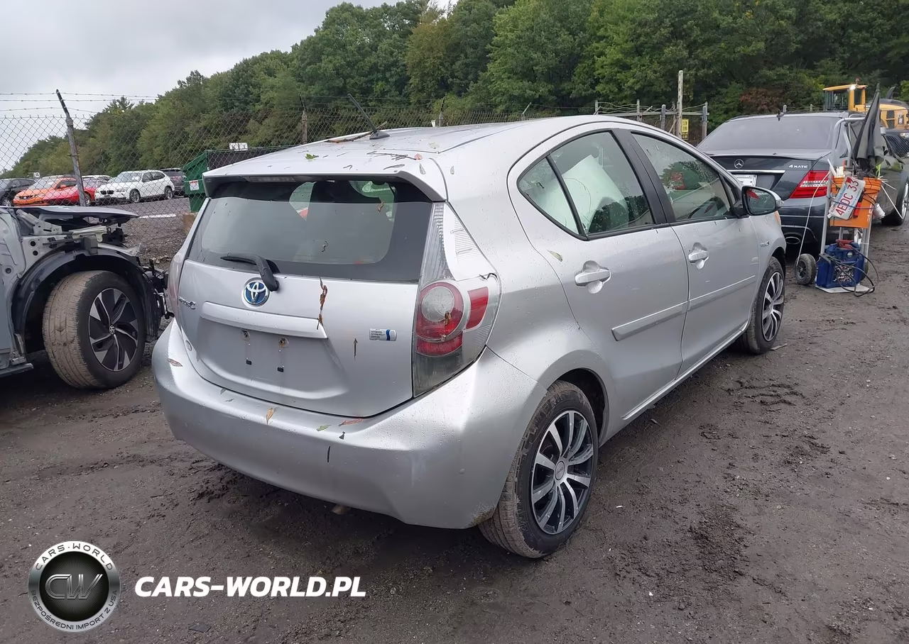 2012 Toyota Prius C One VIN:JTDKDTB34C1516835 - 4