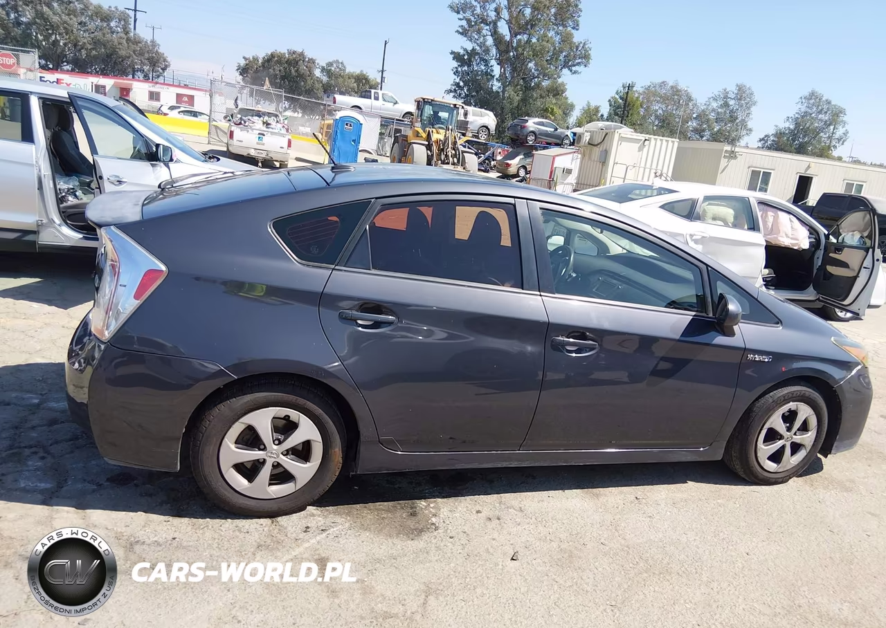 2014 Toyota Prius Three VIN:JTDKN3DU1E1745592 - 13