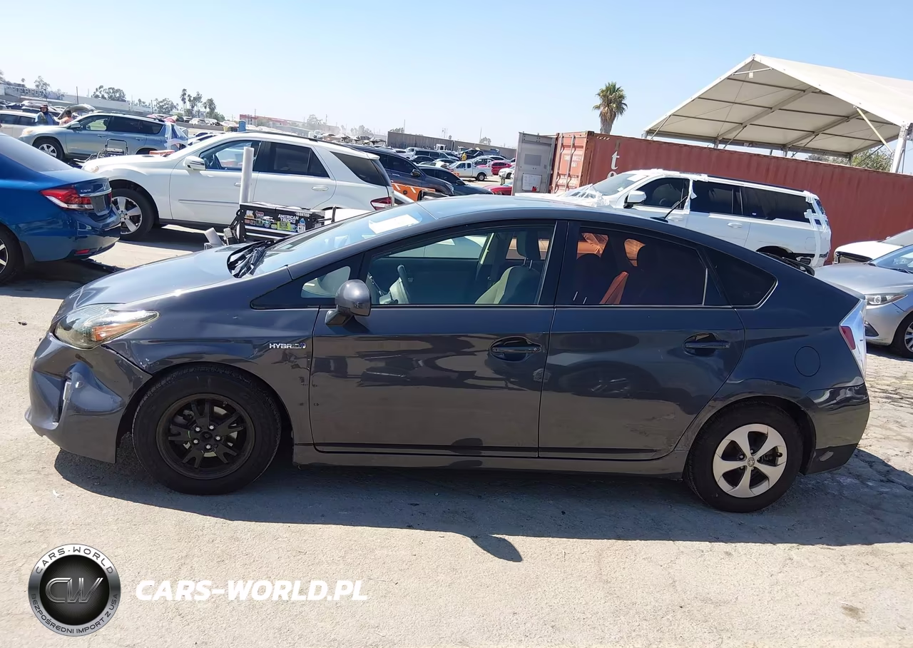 2014 Toyota Prius Three VIN:JTDKN3DU1E1745592 - 14