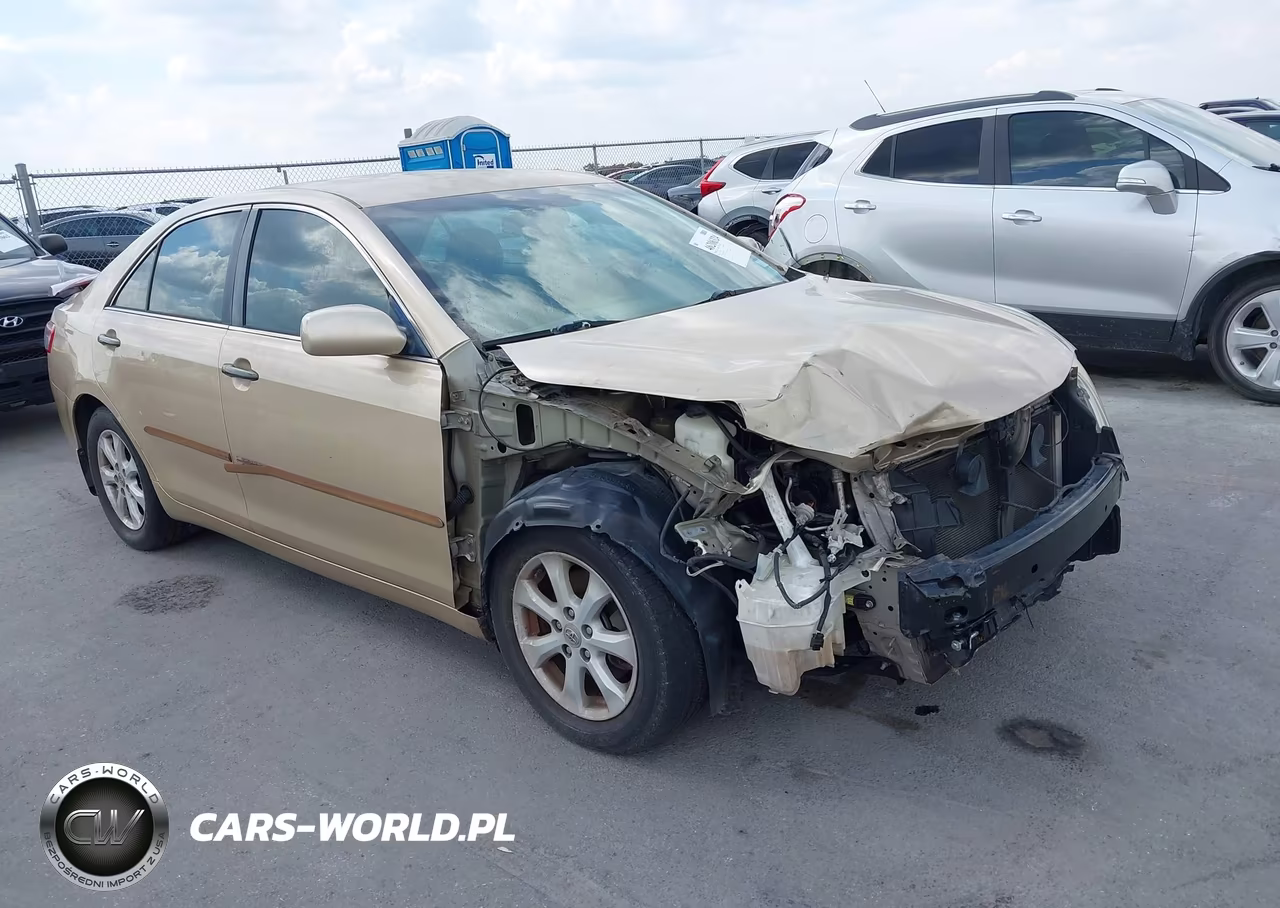 2011 Toyota Camry Le – zdjęcie 1 z 13