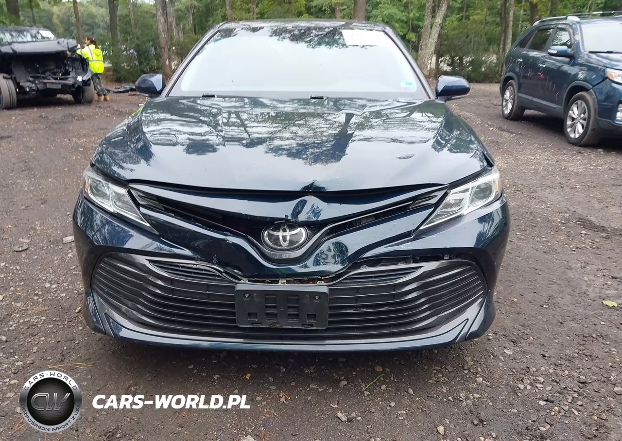 2018 Toyota Camry Le VIN:4T1B11HK5JU598514 - 12