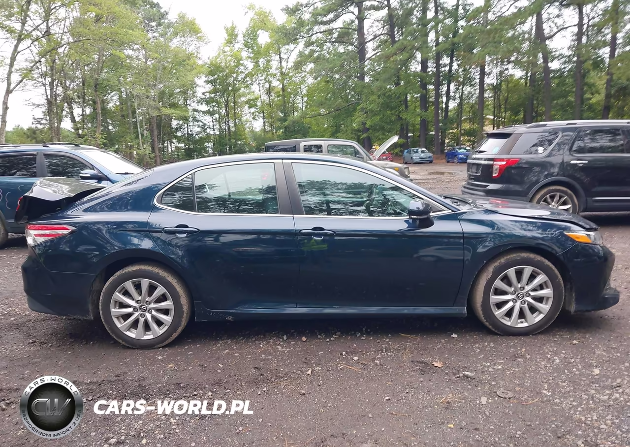 2018 Toyota Camry Le VIN:4T1B11HK5JU598514 - 13