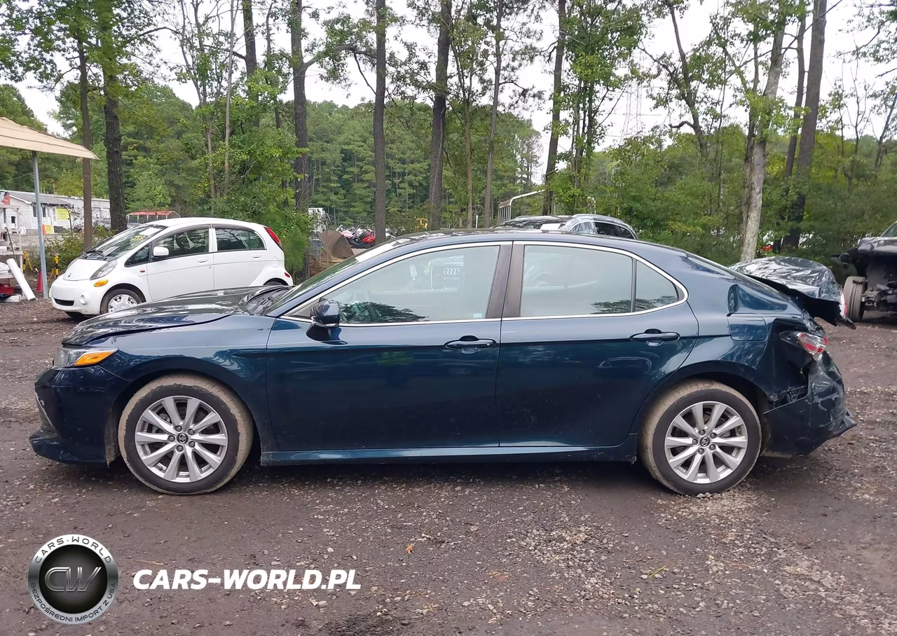2018 Toyota Camry Le VIN:4T1B11HK5JU598514 - 14