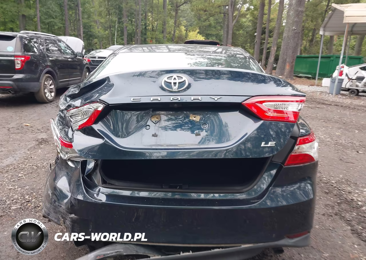 2018 Toyota Camry Le VIN:4T1B11HK5JU598514 - 16