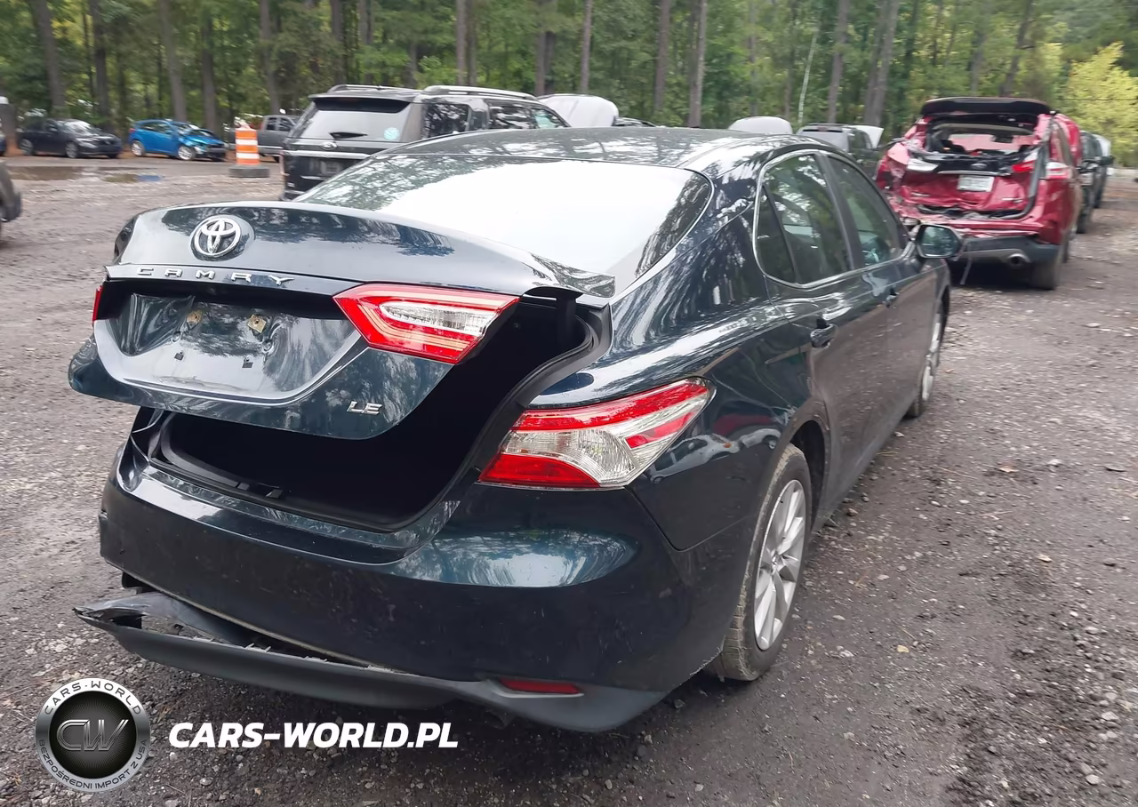 2018 Toyota Camry Le VIN:4T1B11HK5JU598514 - 4