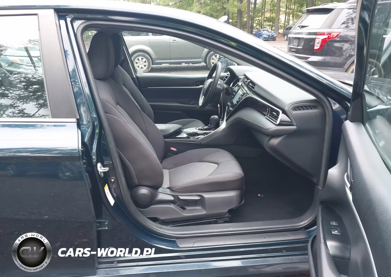 2018 Toyota Camry Le VIN:4T1B11HK5JU598514 - 5