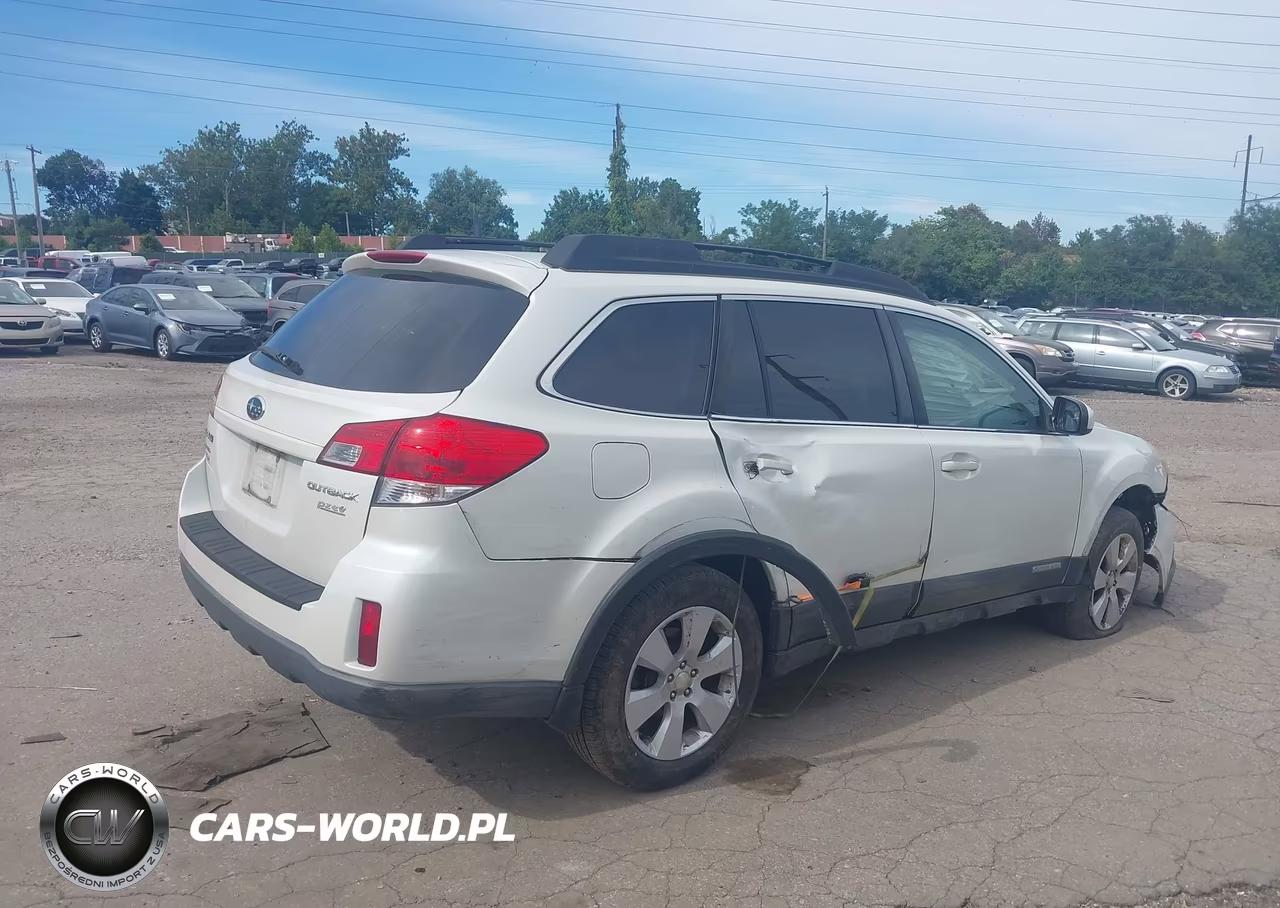 2011 Subaru Outback 2.5I Premium VIN:4S4BRBCC1B3343185 - 4