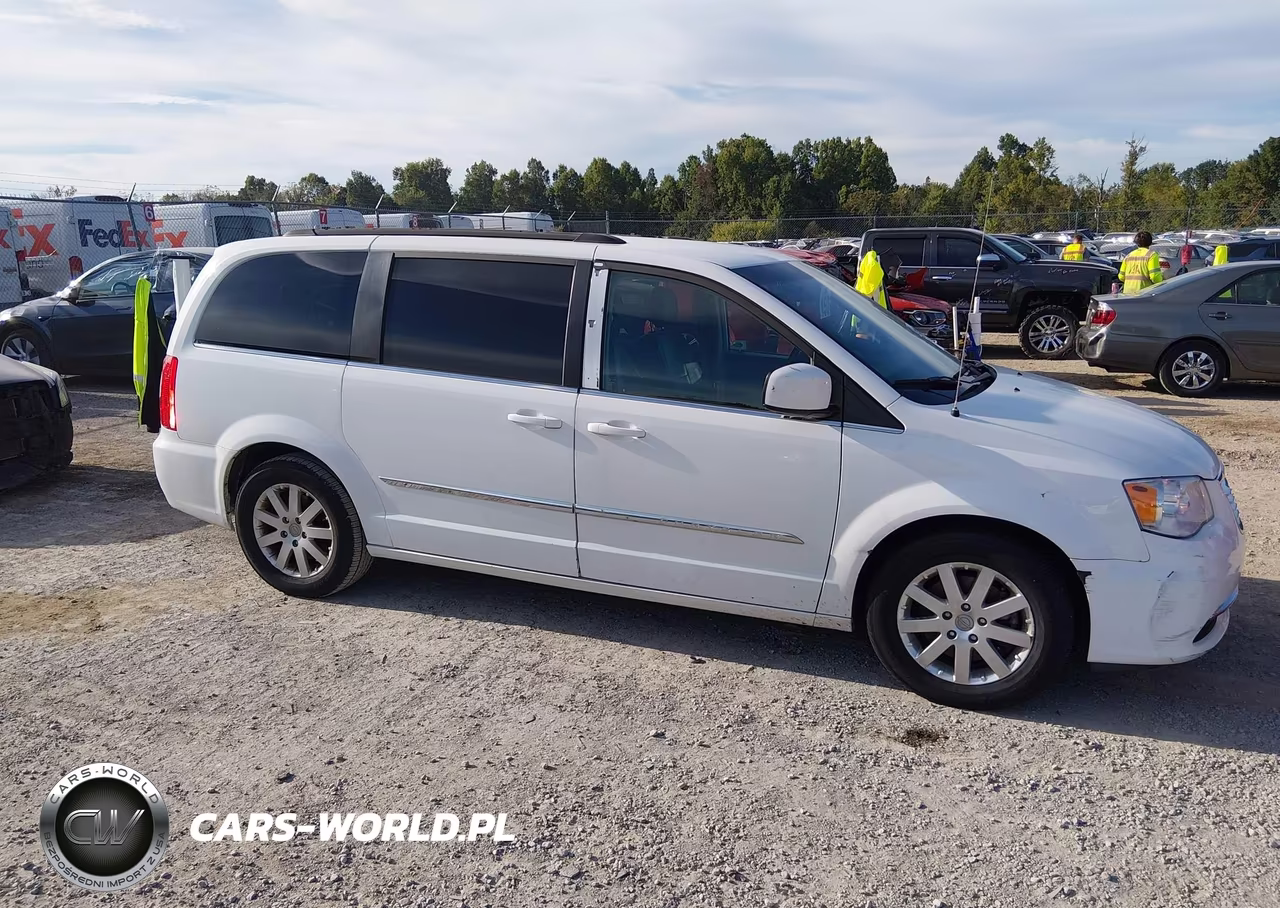 2015 Chrysler Town & Country Touring VIN:2C4RC1BG0FR726230 - 12