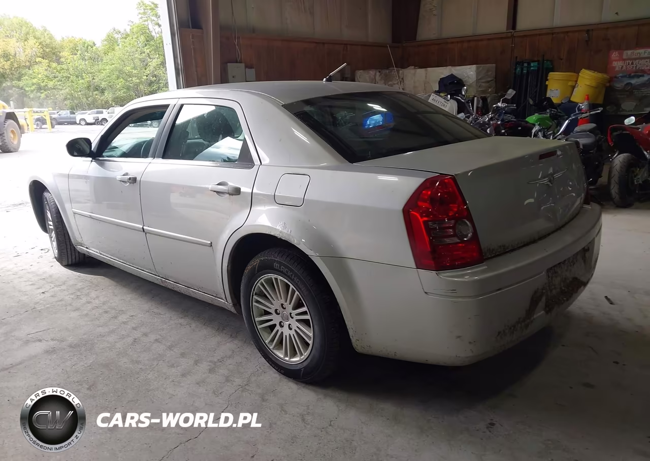 2008 Chrysler 300 Lx VIN:2C3LA43R98H224049 - 3