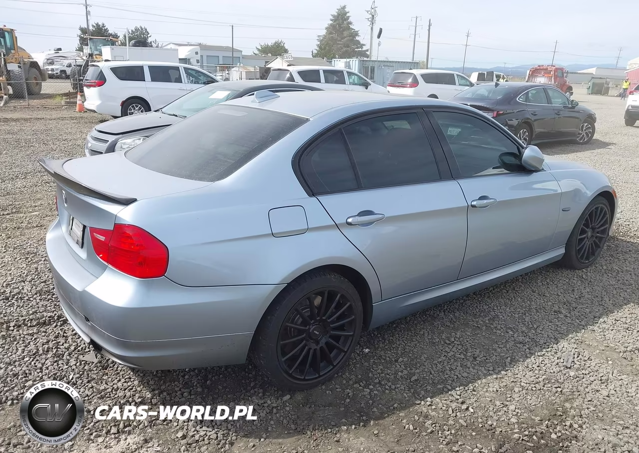 2011 BMW 3 Series 335I xDrive VIN:WBAPL5C5XBA918410 - 4