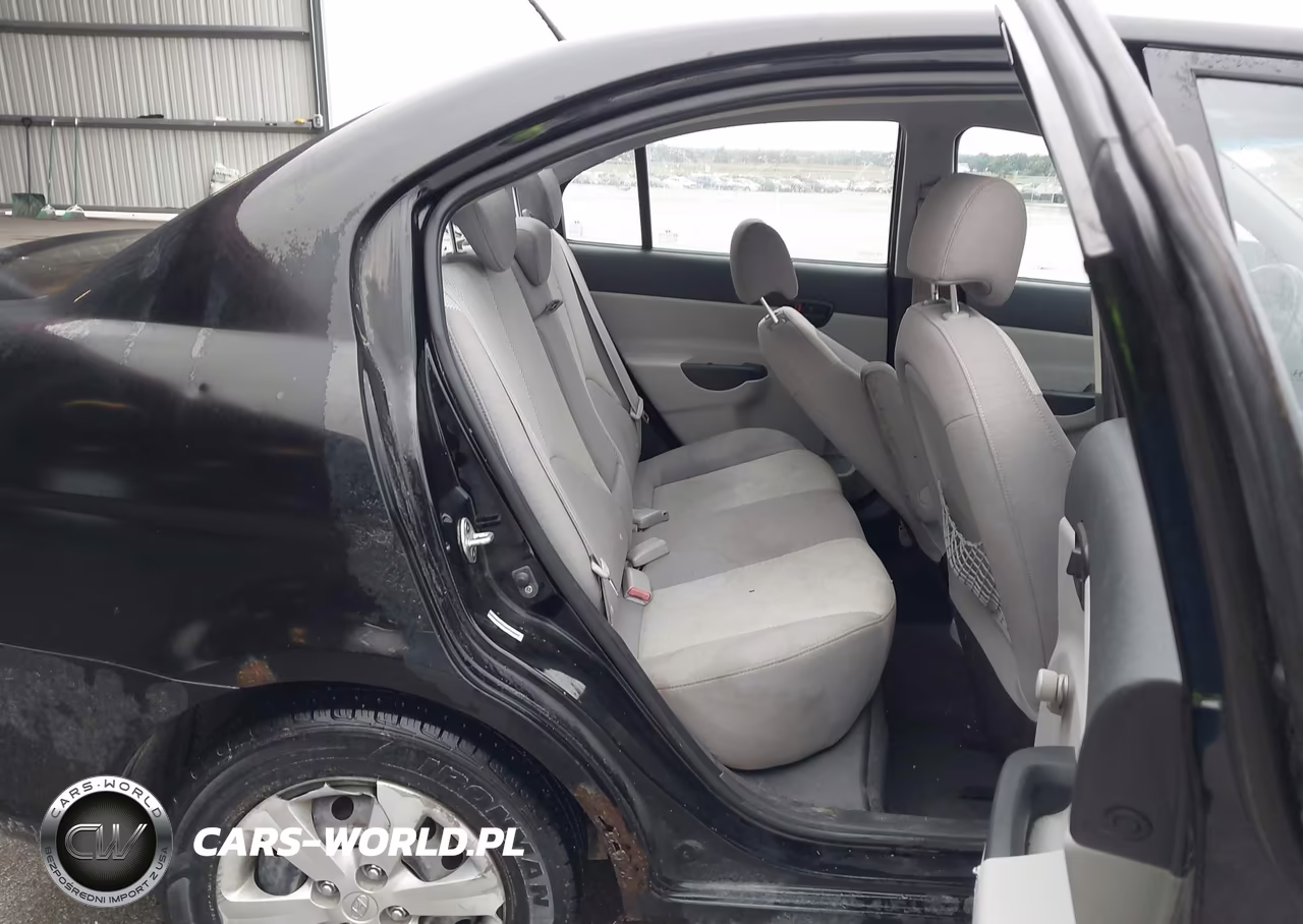 2009 Hyundai Accent Auto Gls VIN:KMHCN46C79U295655 - 8