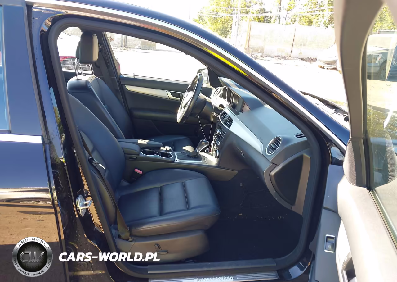 2014 Mercedes-Benz C 300 Sport 4Matic VIN:WDDGF8AB4ER309541 - 5