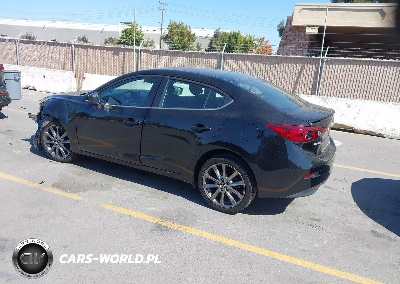 2018 Mazda Mazda3 Touring VIN:3MZBN1V34JM201463 - 3