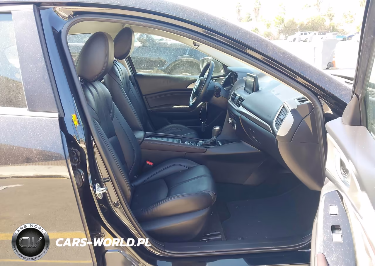 2018 Mazda Mazda3 Touring VIN:3MZBN1V34JM201463 - 5