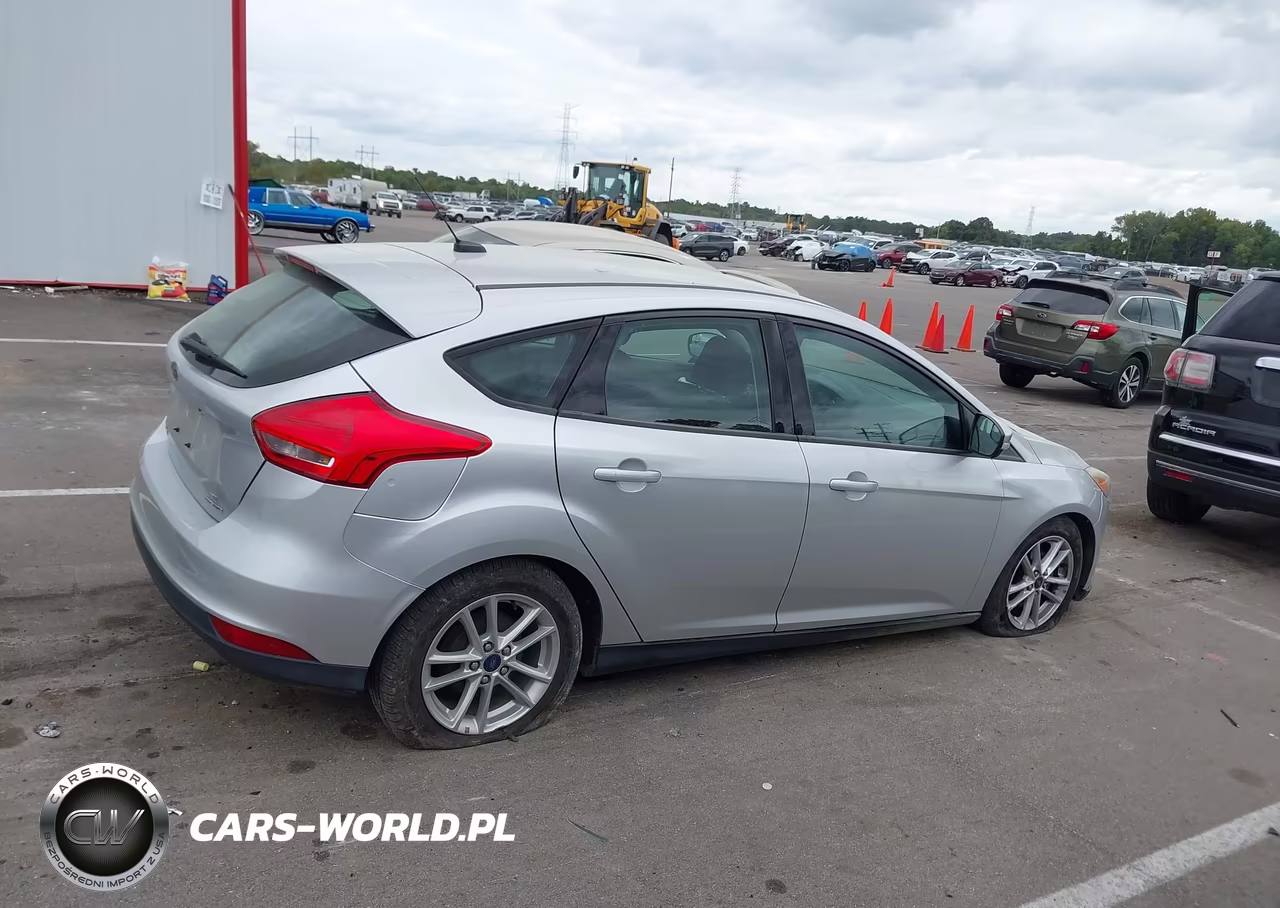 2015 Ford Focus Se VIN:1FADP3K23FL223756 - 13