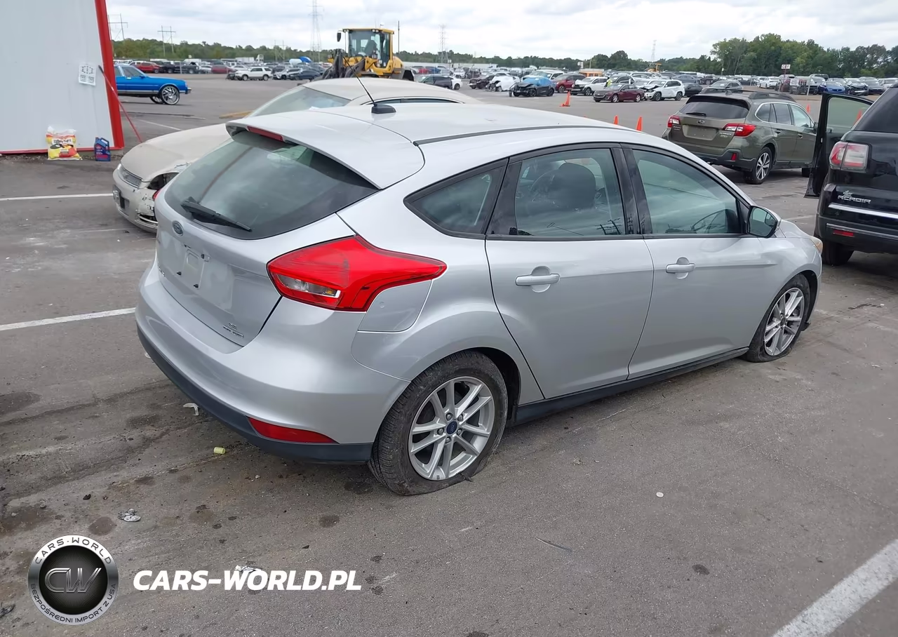 2015 Ford Focus Se VIN:1FADP3K23FL223756 - 4